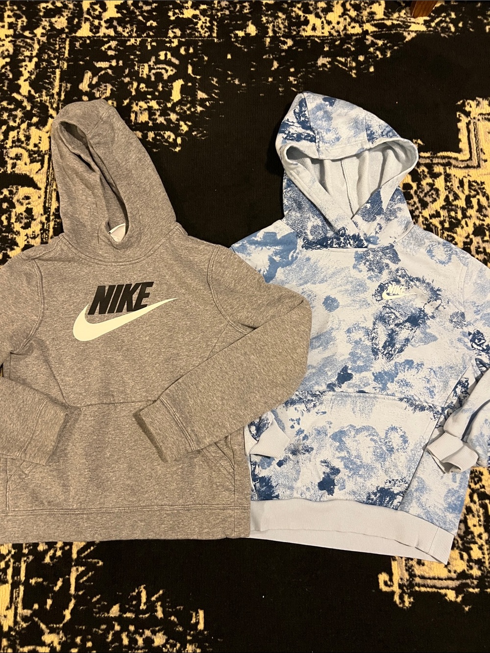 Boys 2 pc Nike hoodie bundle size 6/7